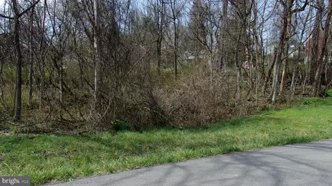 Pauline Avenue, Corriganville, MD 21524