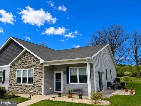 111 Candlewick Ct, Frostburg, MD 21532