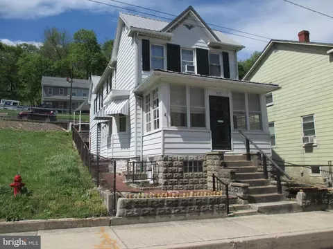 333 Pratt St, Luke, MD 21540