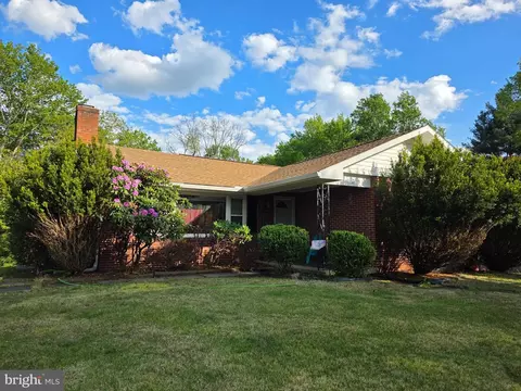806 Valley View Dr, La Vale, MD 21502