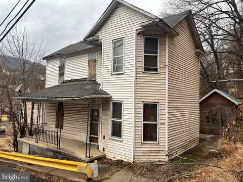 107 Oakview Dr, Westernport, MD 21562