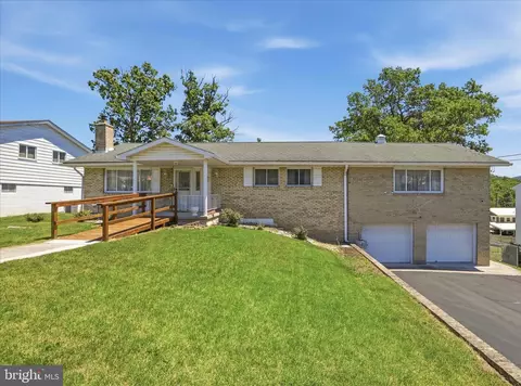 15604 Harvest Dr SW, Cresaptown, MD 21502