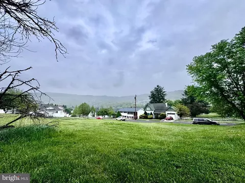 211 Spruce St, Westernport, MD 21562