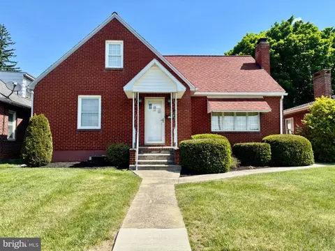 174 Washington St, Frostburg, MD 21532