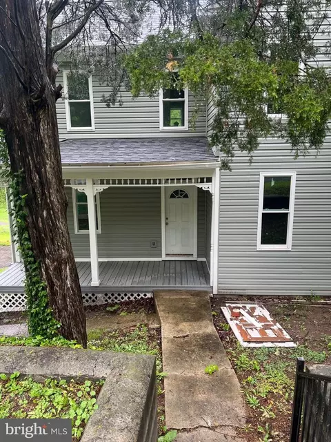 1034 Shades Ln, Cumberland, MD 21502