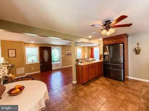 Entry Way - 23916 Kyle Hill Rd SW, Barton, MD 21521 photo 4 of 8
