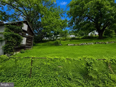 210 Acre Dutch Row St, Lonaconing, MD 21539