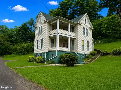 4 Sunnyside Dr, Lonaconing, MD 21539