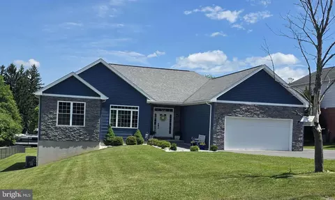 83 Graham St, Frostburg, MD 21532