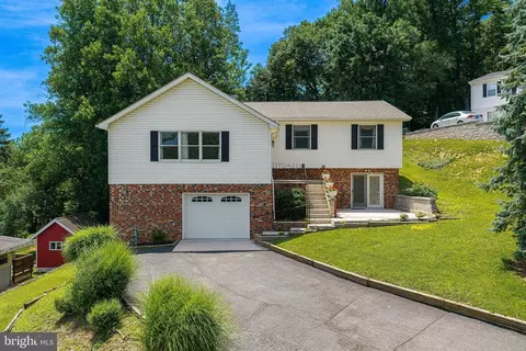 608 Wellington Ln, Cumberland, MD 21502