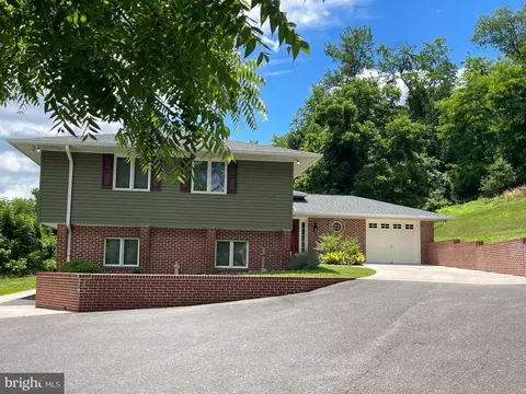 820 Woodland Ave, La Vale, MD 21502