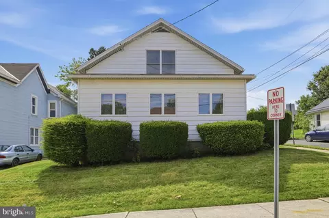 86 Oak St, Frostburg, MD 21532