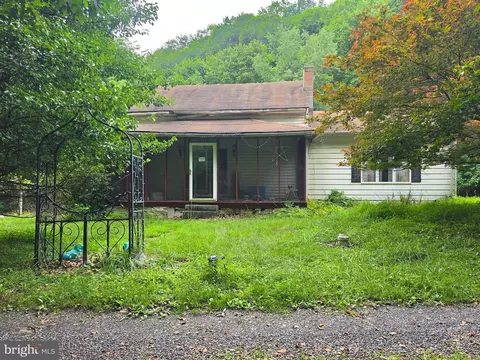 10807 Shortest Day Rd NW, La Vale, MD 21502