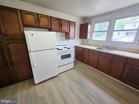 140 Bowery St, Frostburg, MD 21532