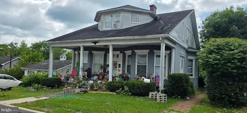 102 Wood St, Frostburg, MD 21532