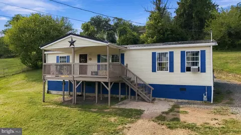 422 Spruce St, Westernport, MD 21562