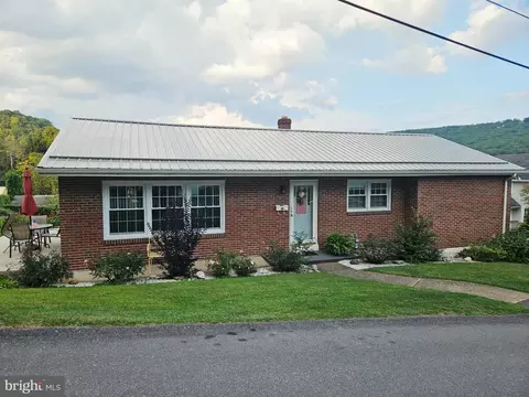 25 Ren Roy Dr, La Vale, MD 21502