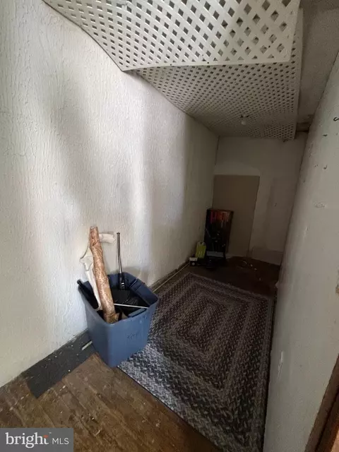 Entry Way - 202 Elder St, Cumberland, MD 21502 photo 5 of 16