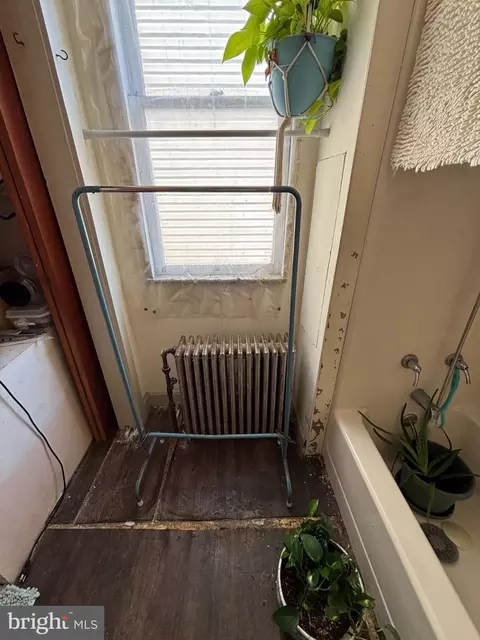 Bath - 202 Elder St, Cumberland, MD 21502 photo 5 of 8