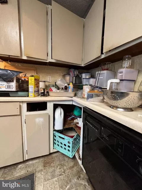Kitchen - 202 Elder St, Cumberland, MD 21502 photo 2 of 2