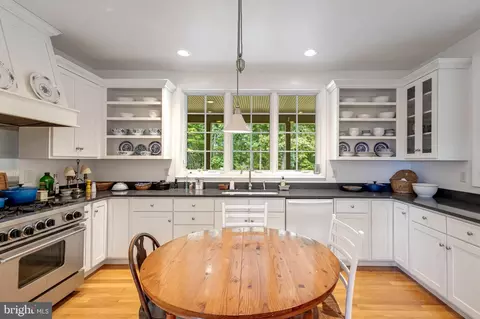 Kitchen - 24200 E Hancock Rd, Flintstone, MD 21530 photo 1 of 4