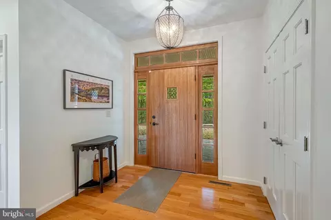 Entry Way - 24200 E Hancock Rd, Flintstone, MD 21530 photo 4 of 8