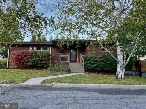 99 Charles St, Frostburg, MD 21532