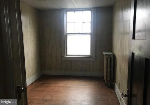1613 E 33rd St, Baltimore, MD 21218 photo 9