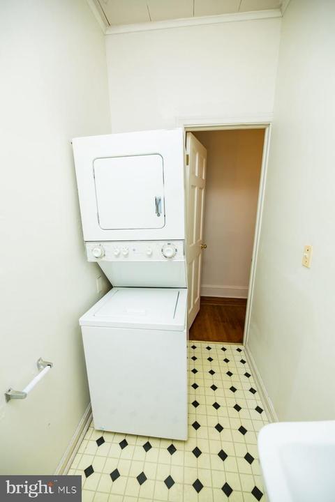 307 E 33rd St, Baltimore, MD 21218 photo 12