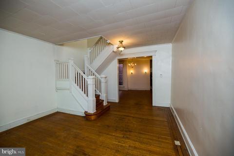 307 E 33rd St, Baltimore, MD 21218 photo 2
