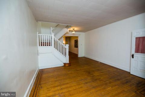 307 E 33rd St, Baltimore, MD 21218 photo 4