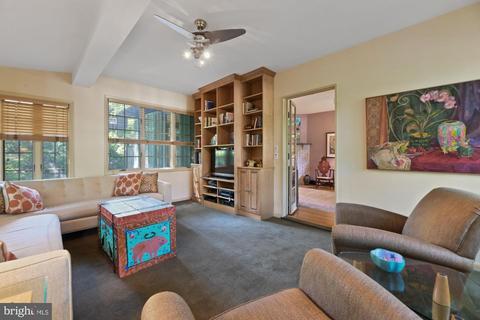 2201 Chilham Rd, Baltimore, MD 21209 photo 9