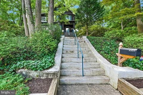 2201 Chilham Rd, Baltimore, MD 21209 photo 2