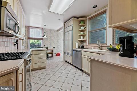 2201 Chilham Rd, Baltimore, MD 21209 photo 14