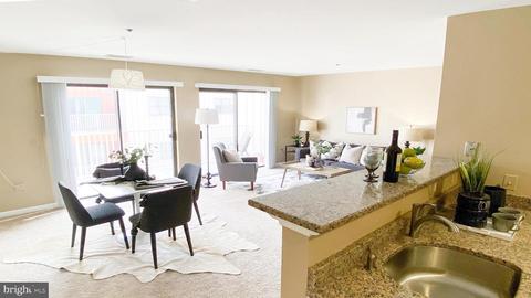 2702 Lighthouse Pt E #713, Baltimore, MD 21224 photo 8