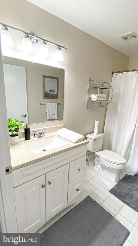 2702 Lighthouse Pt E #713, Baltimore, MD 21224 photo 12