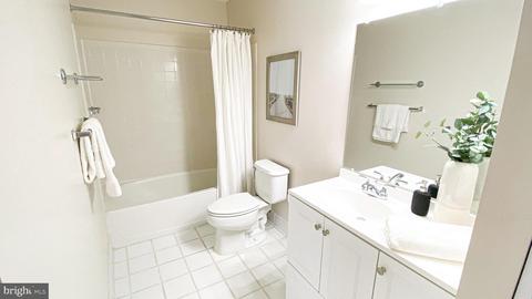 2702 Lighthouse Pt E #713, Baltimore, MD 21224 photo 16