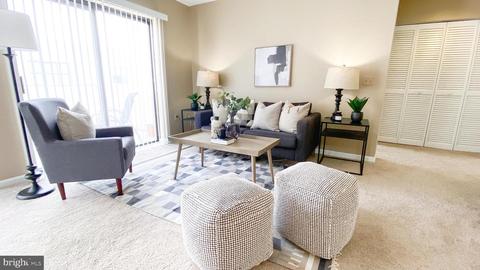 2702 Lighthouse Pt E #713, Baltimore, MD 21224 photo 5