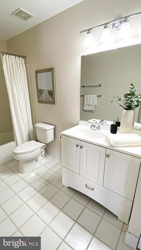 2702 Lighthouse Pt E #713, Baltimore, MD 21224 photo 15