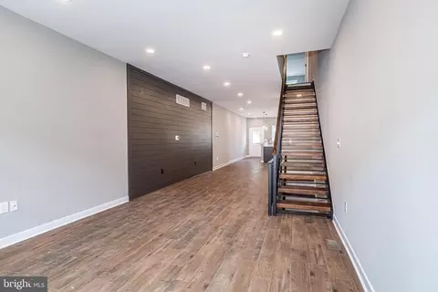 821 Harlem Ave, Baltimore, MD 21201 photo 3