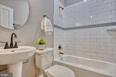 2202 E Fairmount Ave, Baltimore, MD 21231 photo 17