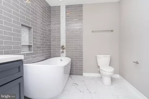 847 Harlem Ave, Baltimore, MD 21201 photo 24