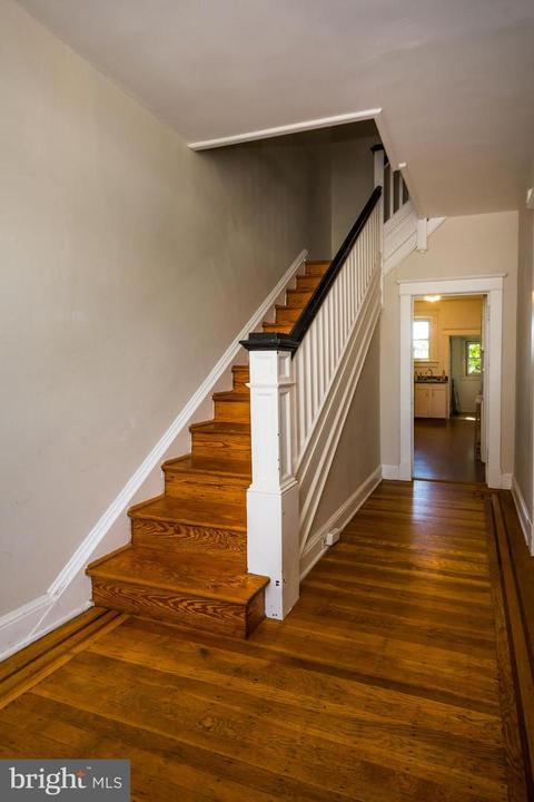 823 W 33rd St, Baltimore, MD 21211 photo 4