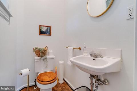 2502 E Strathmore Ave, Baltimore, MD 21214 photo 19