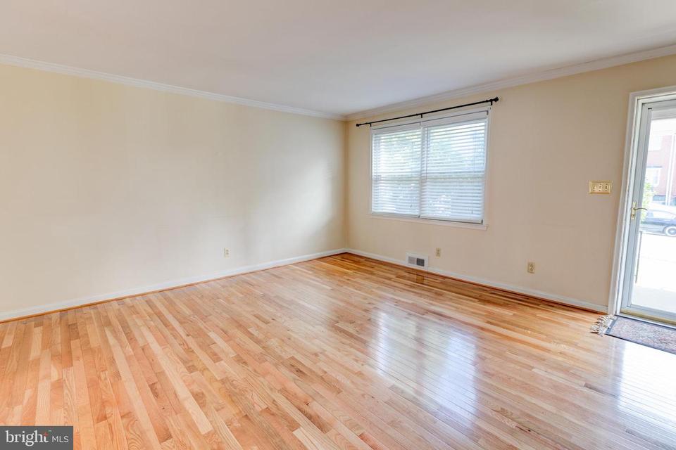  1909 Winford Rd, Baltimore, MD 21239 photo 3