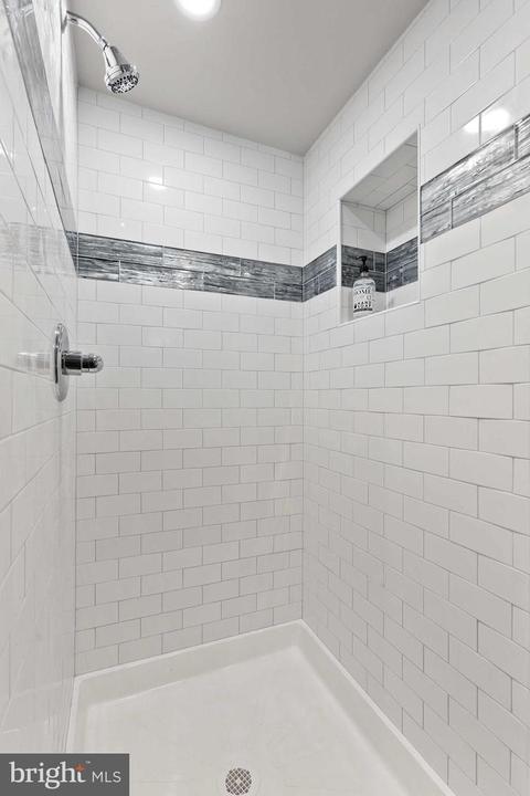 518 Random Rd, Baltimore, MD 21229 photo 42