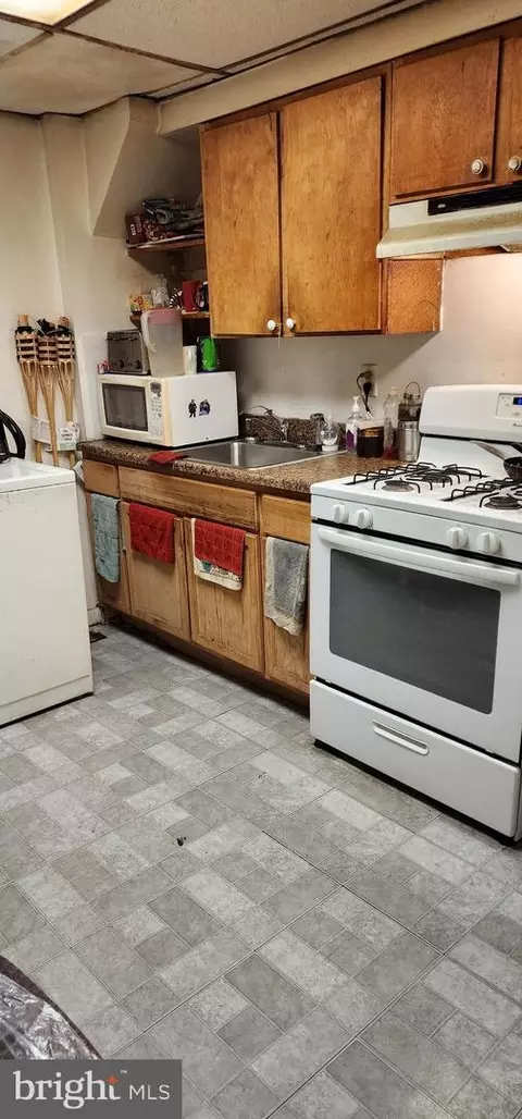 1608 E Chase St, Baltimore, MD 21213 photo 5