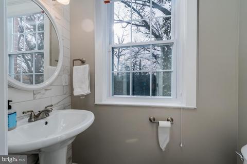 1103 Argonne Dr, Baltimore, MD 21218 photo 10