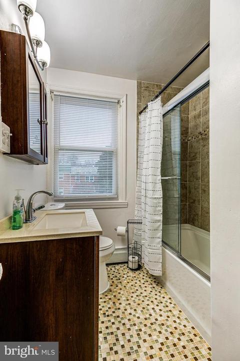 415 Random Rd, Baltimore, MD 21229 photo 17