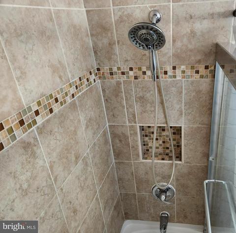 415 Random Rd, Baltimore, MD 21229 photo 18